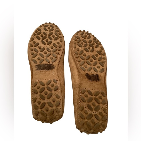 💜Ferragamo Ballet Tan Suede Gold Hardware Flats SIZE 5 - Picture 3 of 3